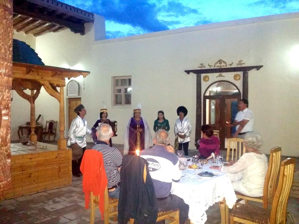 Qosha Darvoza Hotel Khiva ภายนอก รูปภาพ